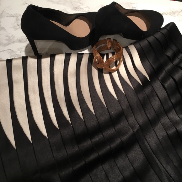 BCBG COCKTAIL DRESS - Picture 5 of 5